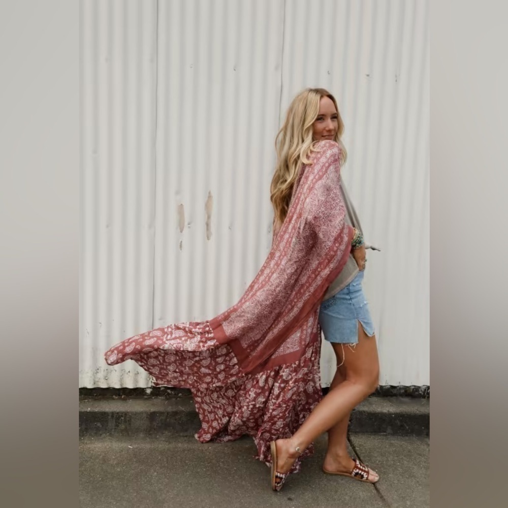 Love stitch lightweight kimono.